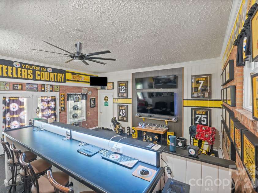 435 Central Avenue, Mount Holly, NC 28120.  MLS# CAR4380672, YatesRealty ID 28366. 