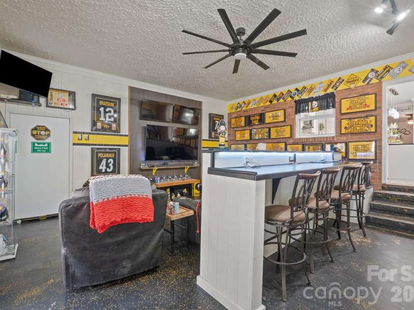 435 Central Avenue, Mount Holly, NC 28120.  MLS# CAR4380672, YatesRealty ID 28366. 