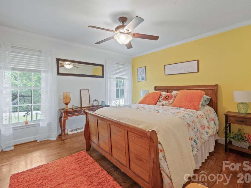 435 Central Avenue, Mount Holly, NC 28120.  MLS# CAR4380672, YatesRealty ID 28366. 
