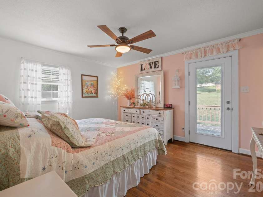 435 Central Avenue, Mount Holly, NC 28120.  MLS# CAR4380672, YatesRealty ID 28366. 