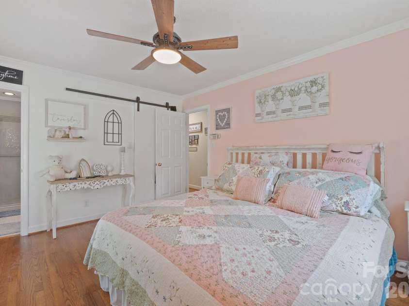 435 Central Avenue, Mount Holly, NC 28120.  MLS# CAR4380672, YatesRealty ID 28366. 