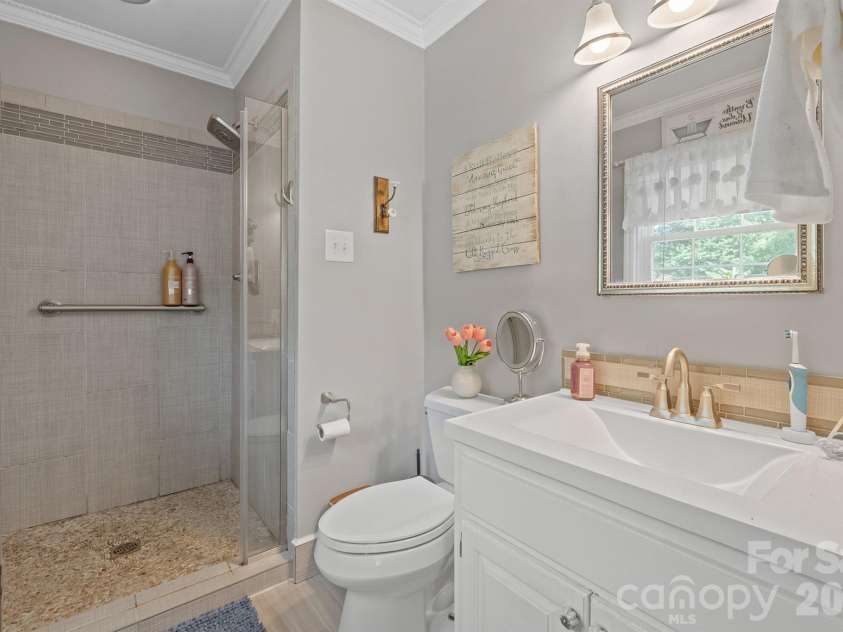 435 Central Avenue, Mount Holly, NC 28120.  MLS# CAR4380672, YatesRealty ID 28366. 