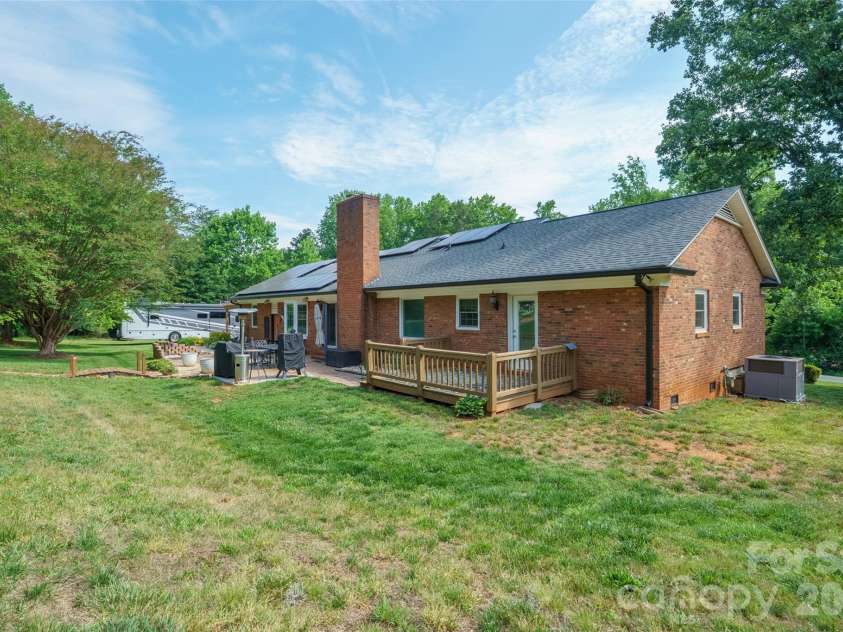 435 Central Avenue, Mount Holly, NC 28120.  MLS# CAR4380672, YatesRealty ID 28366. 