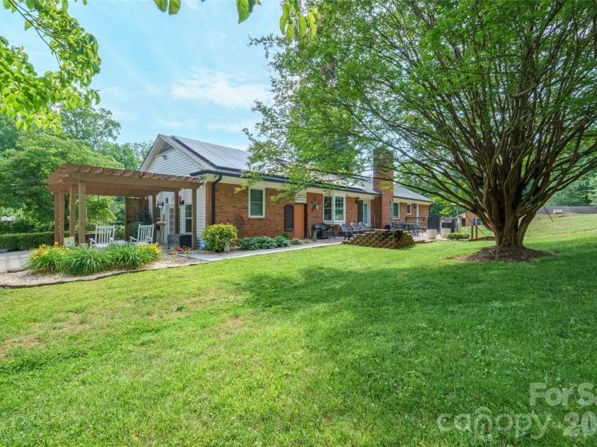 435 Central Avenue, Mount Holly, NC 28120.  MLS# CAR4380672, YatesRealty ID 28366. 