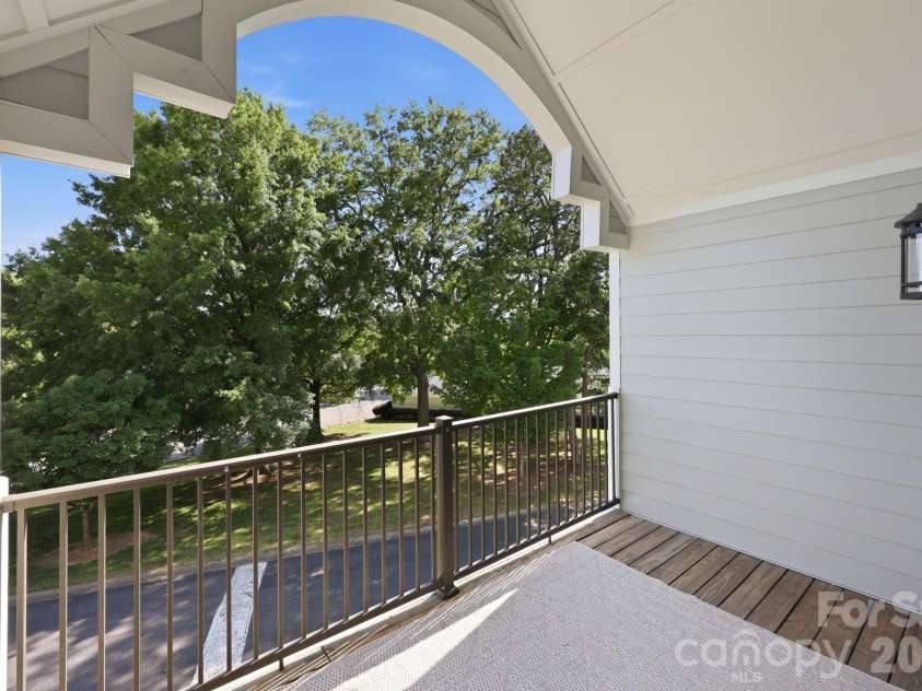 18801 Nautical Drive, Cornelius, NC 28031.  MLS# CAR4383097, YatesRealty ID 28367. 