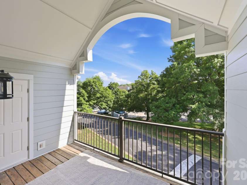 18801 Nautical Drive, Cornelius, NC 28031.  MLS# CAR4383097, YatesRealty ID 28367. 