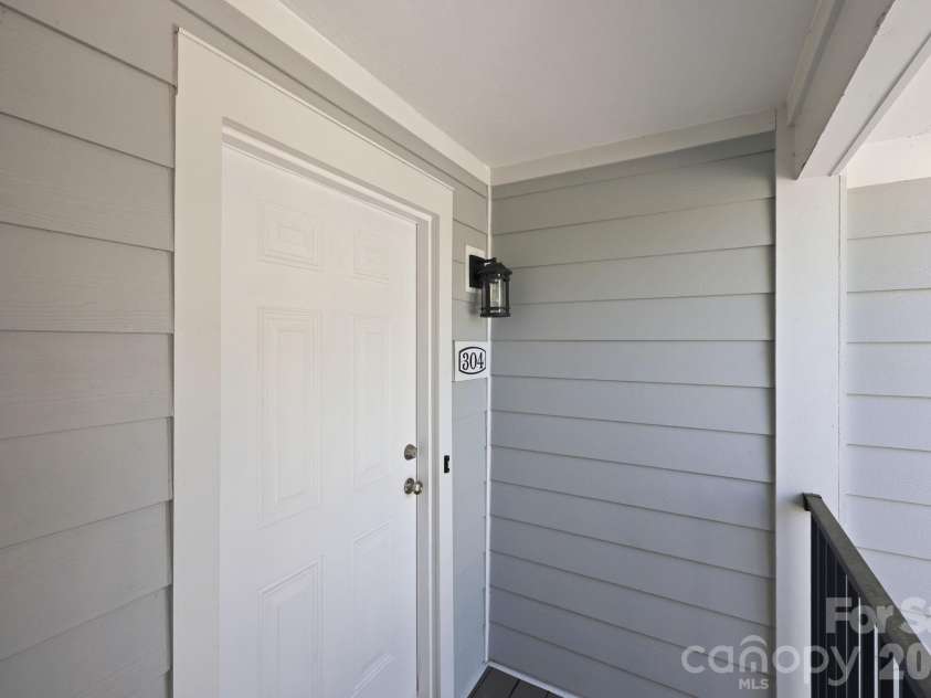 18801 Nautical Drive, Cornelius, NC 28031.  MLS# CAR4383097, YatesRealty ID 28367. 