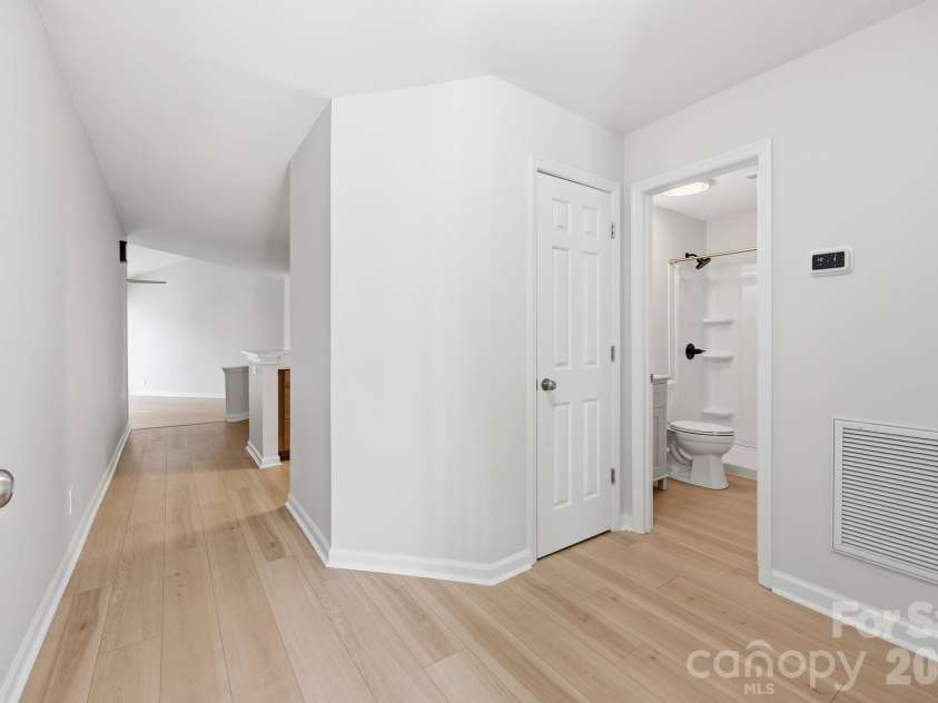 18801 Nautical Drive, Cornelius, NC 28031.  MLS# CAR4383097, YatesRealty ID 28367. 