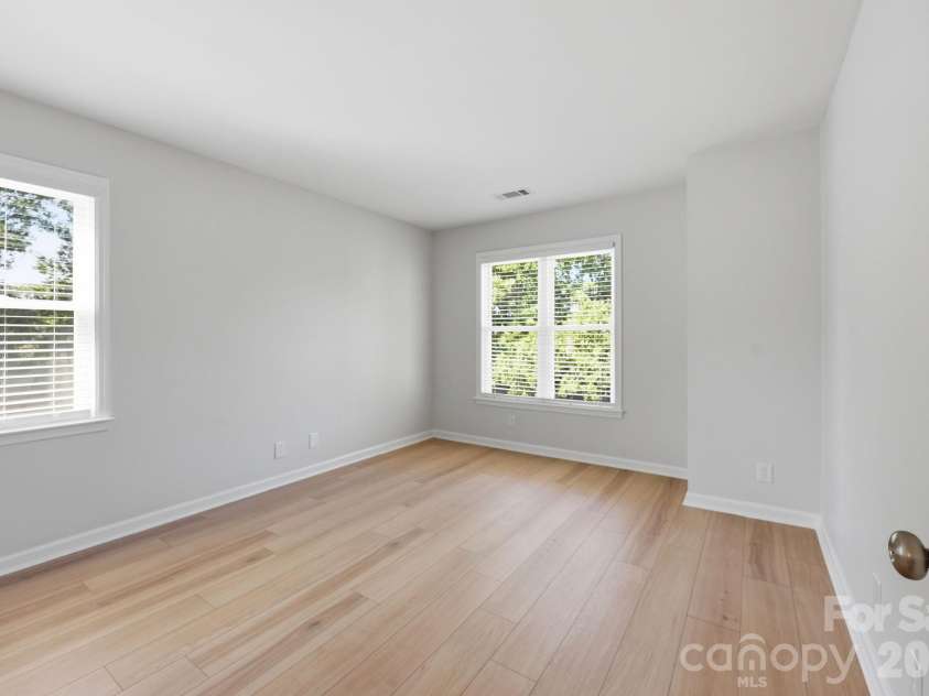 18801 Nautical Drive, Cornelius, NC 28031.  MLS# CAR4383097, YatesRealty ID 28367. 