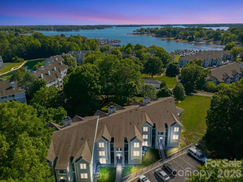 18801 Nautical Drive, Cornelius, NC 28031.  MLS# CAR4383097, YatesRealty ID 28367. 
