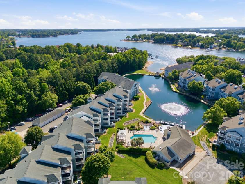 18801 Nautical Drive, Cornelius, NC 28031.  MLS# CAR4383097, YatesRealty ID 28367. 