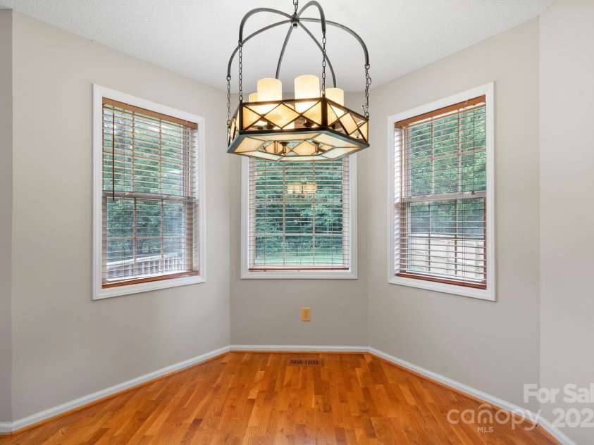 5473 Twelve Oak Lane, Conover, NC 28613.  MLS# CAR4271702, YatesRealty ID 28367. 