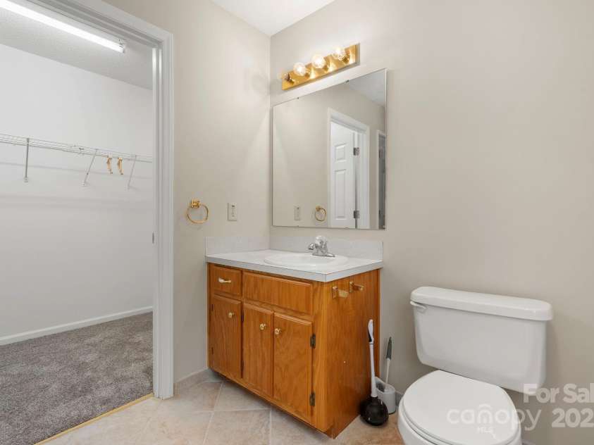 5473 Twelve Oak Lane, Conover, NC 28613.  MLS# CAR4271702, YatesRealty ID 28367. 