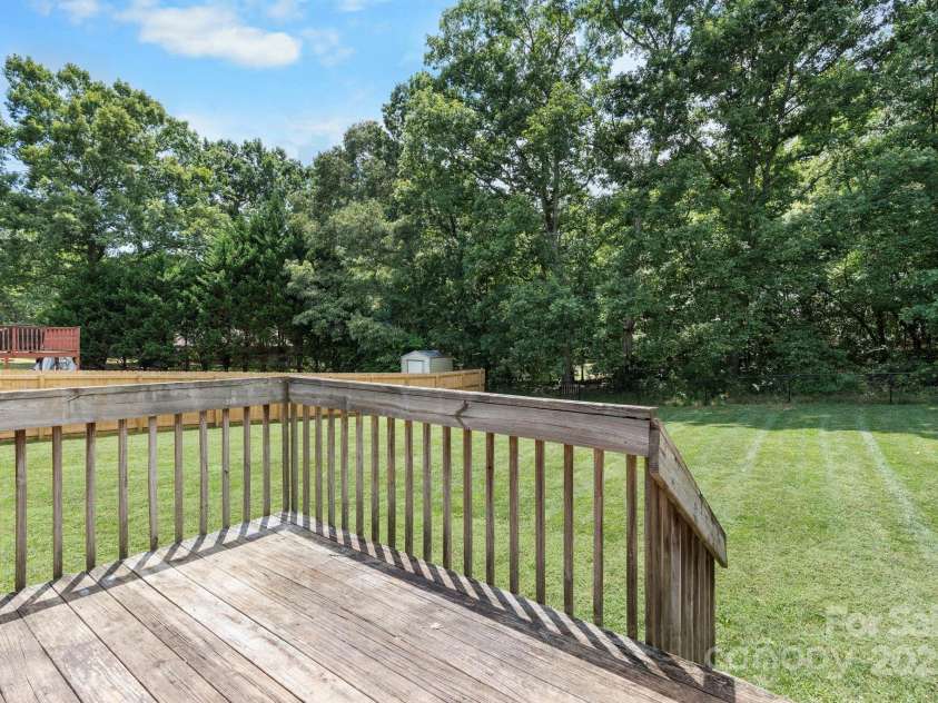 5473 Twelve Oak Lane, Conover, NC 28613.  MLS# CAR4271702, YatesRealty ID 28367. 