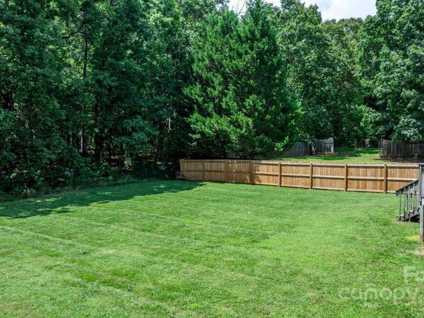 5473 Twelve Oak Lane, Conover, NC 28613.  MLS# CAR4271702, YatesRealty ID 28367. 