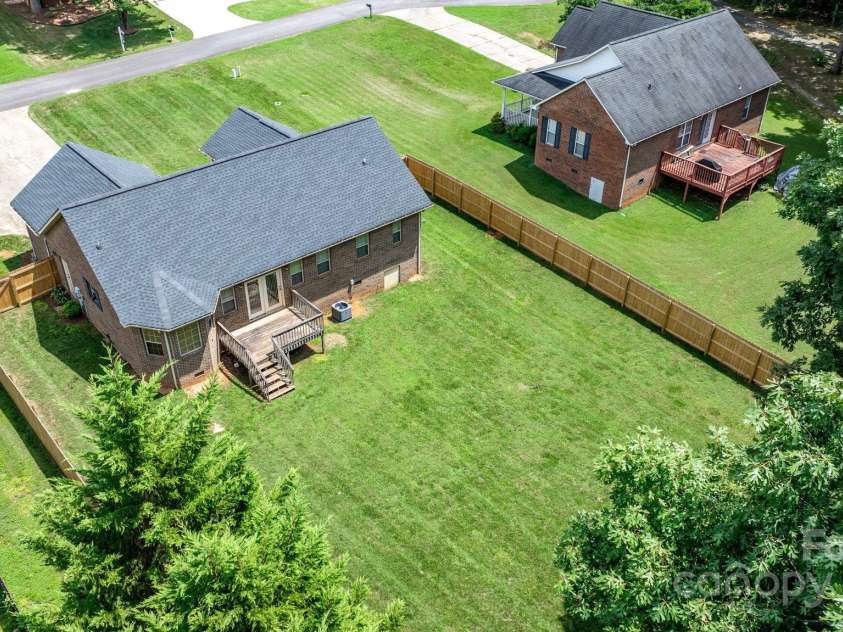 5473 Twelve Oak Lane, Conover, NC 28613.  MLS# CAR4271702, YatesRealty ID 28367. 