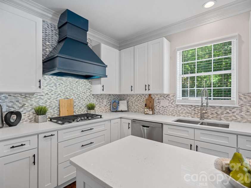 192 Sunrise Circle, Mooresville, NC 28117.  MLS# CAR4384402, YatesRealty ID 28368. 