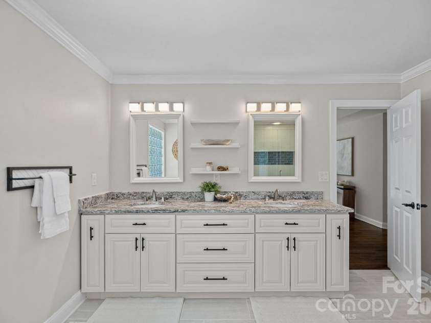 192 Sunrise Circle, Mooresville, NC 28117.  MLS# CAR4384402, YatesRealty ID 28368. 