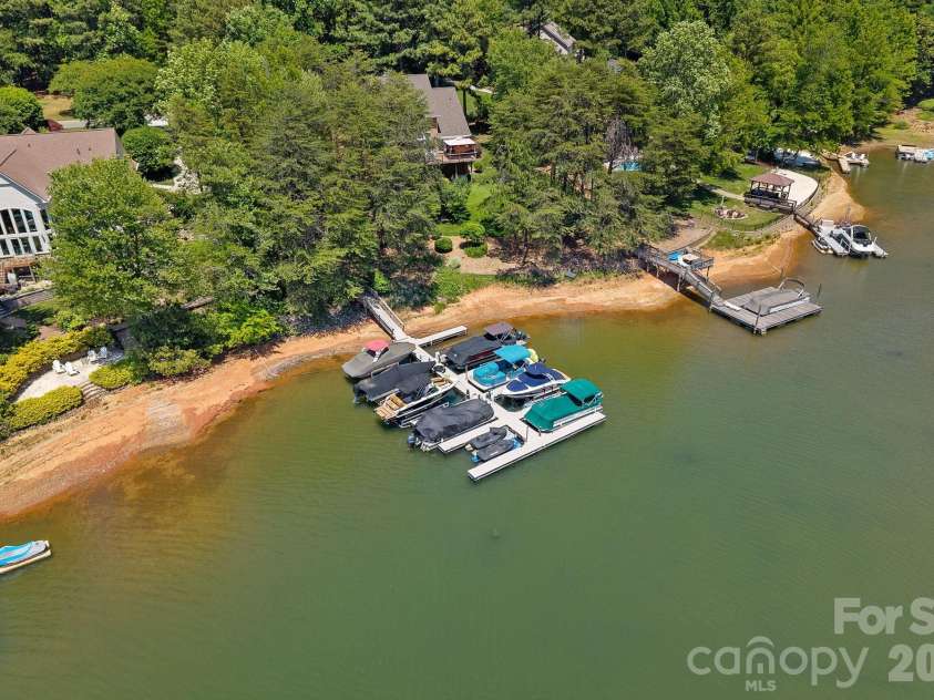 192 Sunrise Circle, Mooresville, NC 28117.  MLS# CAR4384402, YatesRealty ID 28368. Boatslip dock