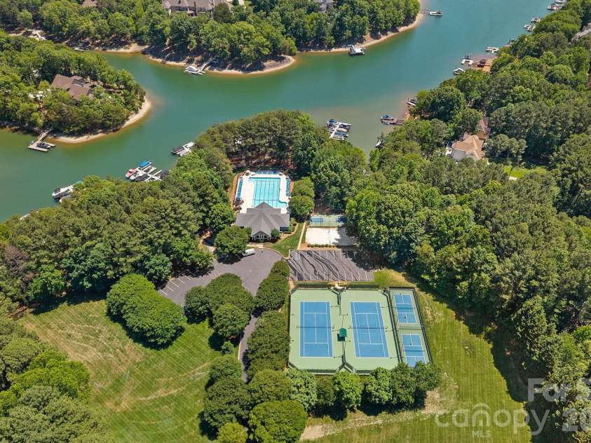 192 Sunrise Circle, Mooresville, NC 28117.  MLS# CAR4384402, YatesRealty ID 28368. Community amenities