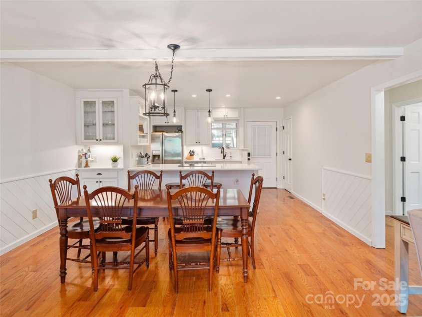 439 Fairway Lane, Spruce Pine, NC 28777.  MLS# CAR4280748, YatesRealty ID 28368. 