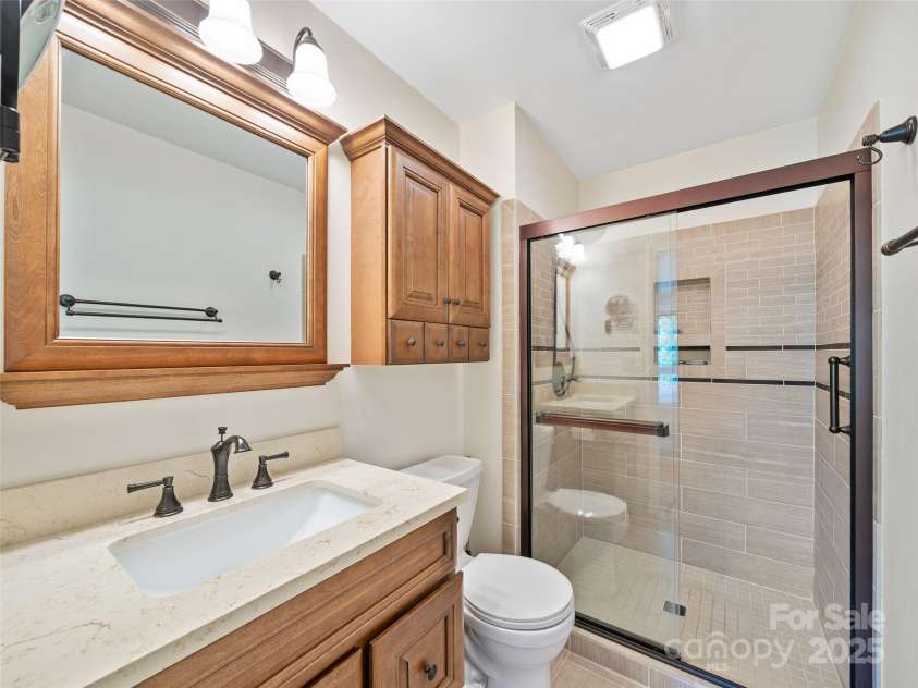 439 Fairway Lane, Spruce Pine, NC 28777.  MLS# CAR4280748, YatesRealty ID 28368. 