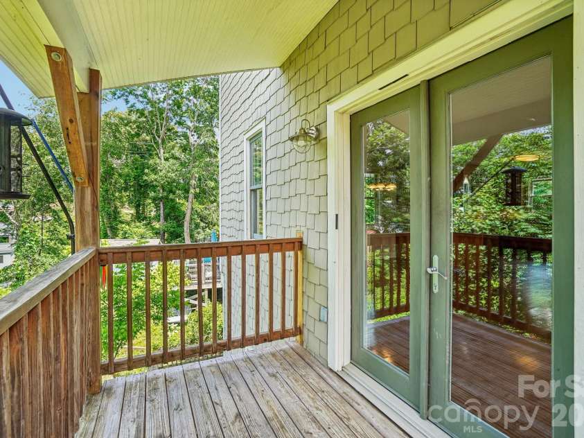25 Houston Street, Asheville, NC 28801.  MLS# CAR4385801, YatesRealty ID 28369. Back deck main level
