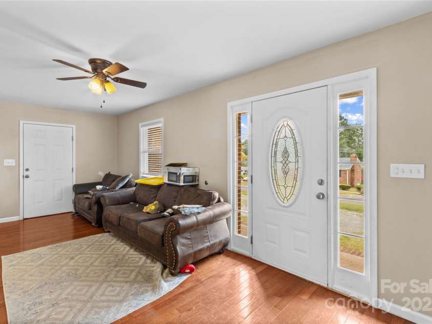 106 Emlee Street, Lexington, NC 27295.  MLS# CAR4312427, YatesRealty ID 2837. 