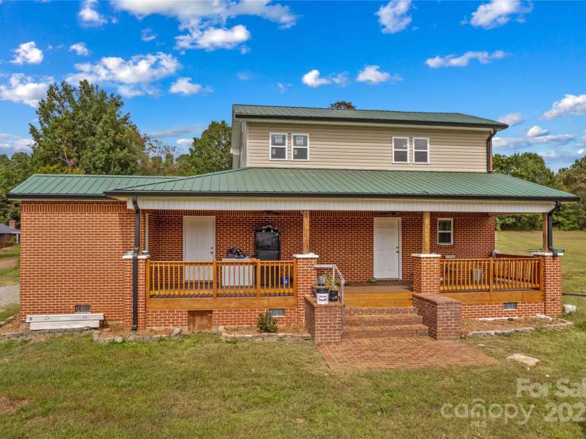 106 Emlee Street, Lexington, NC 27295.  MLS# CAR4312427, YatesRealty ID 2837. 