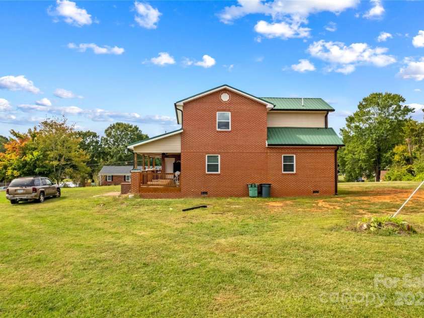 106 Emlee Street, Lexington, NC 27295.  MLS# CAR4312427, YatesRealty ID 2837. 