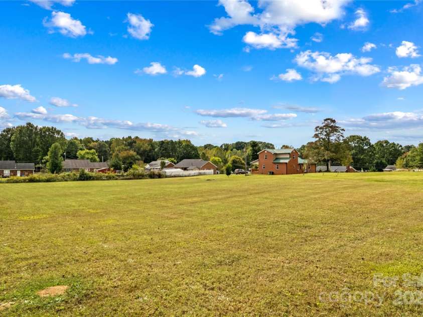 106 Emlee Street, Lexington, NC 27295.  MLS# CAR4312427, YatesRealty ID 2837. 