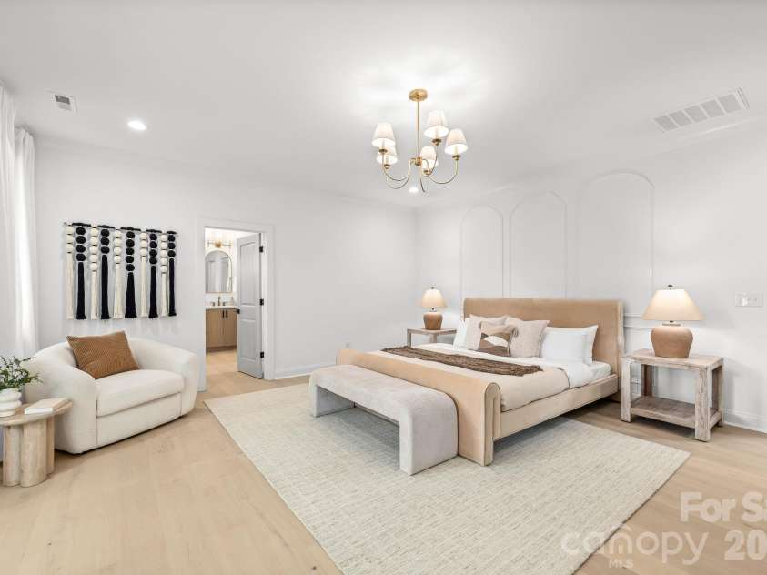 2763 Parkway Avenue, Charlotte, NC 28208.  MLS# CAR4381125, YatesRealty ID 28370. 