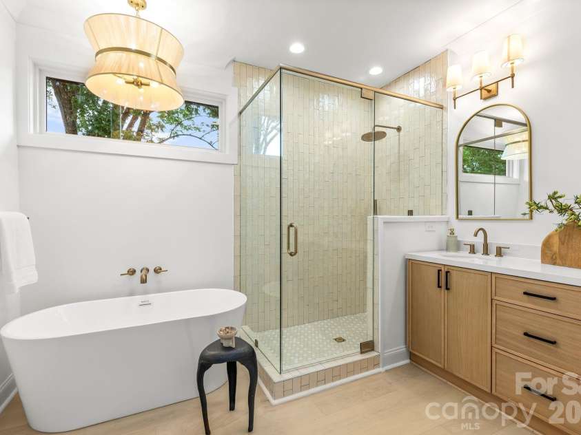 2763 Parkway Avenue, Charlotte, NC 28208.  MLS# CAR4381125, YatesRealty ID 28370. 