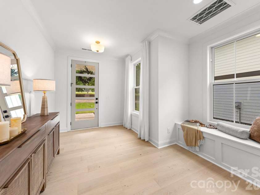 2763 Parkway Avenue, Charlotte, NC 28208.  MLS# CAR4381125, YatesRealty ID 28370. 