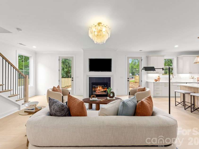 2763 Parkway Avenue, Charlotte, NC 28208.  MLS# CAR4381125, YatesRealty ID 28370. 