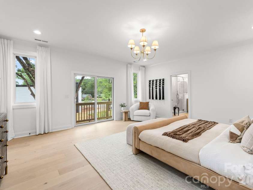 2763 Parkway Avenue, Charlotte, NC 28208.  MLS# CAR4381125, YatesRealty ID 28370. 