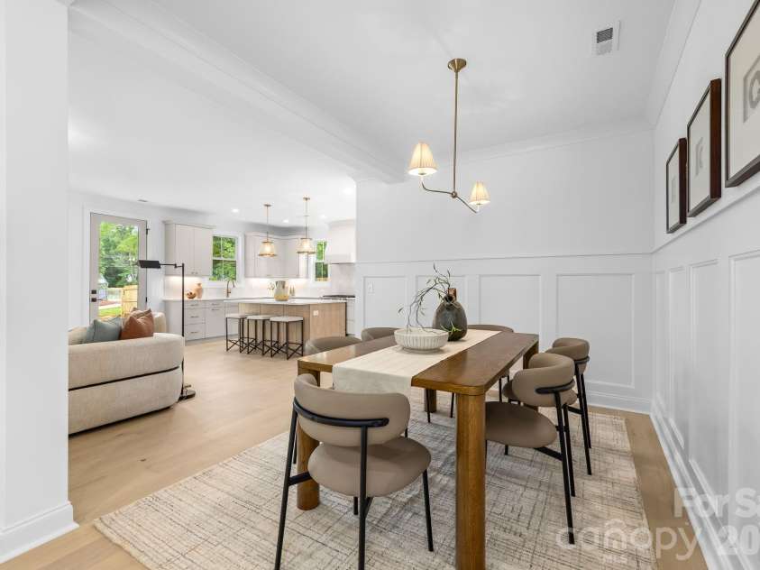 2763 Parkway Avenue, Charlotte, NC 28208.  MLS# CAR4381125, YatesRealty ID 28370. 