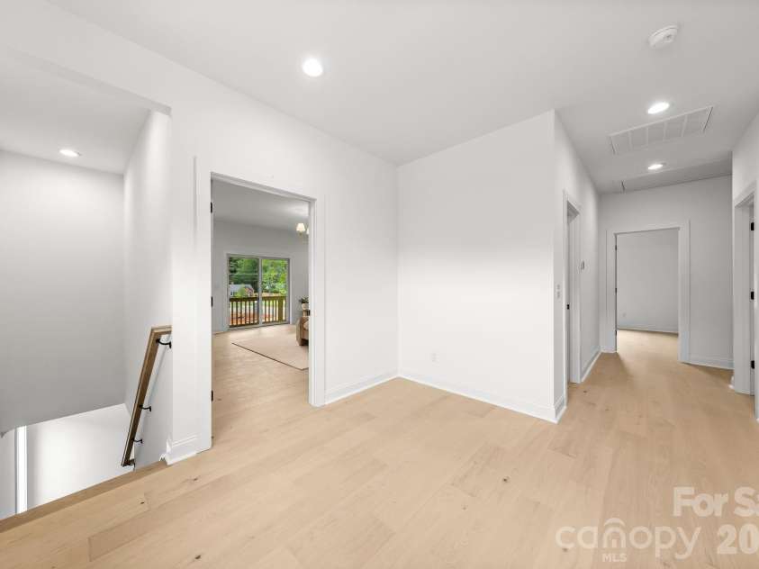 2763 Parkway Avenue, Charlotte, NC 28208.  MLS# CAR4381125, YatesRealty ID 28370. 