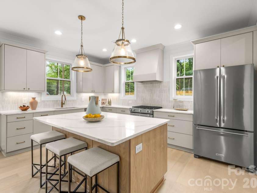 2763 Parkway Avenue, Charlotte, NC 28208.  MLS# CAR4381125, YatesRealty ID 28370. 