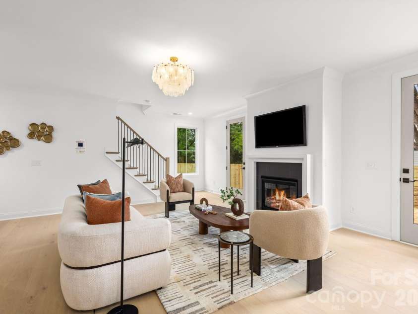 2763 Parkway Avenue, Charlotte, NC 28208.  MLS# CAR4381125, YatesRealty ID 28370. 