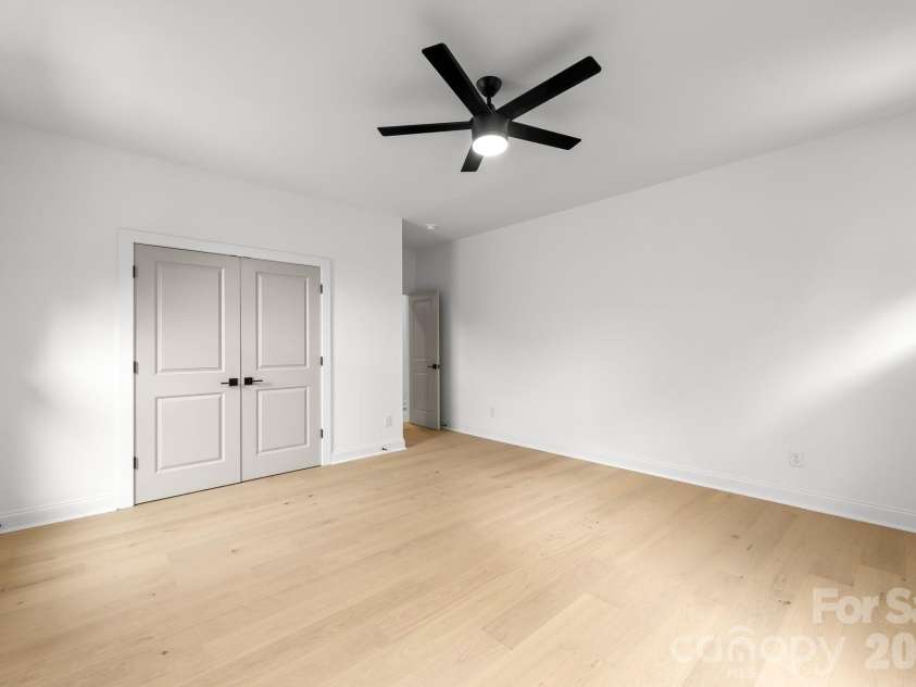 2763 Parkway Avenue, Charlotte, NC 28208.  MLS# CAR4381125, YatesRealty ID 28370. 
