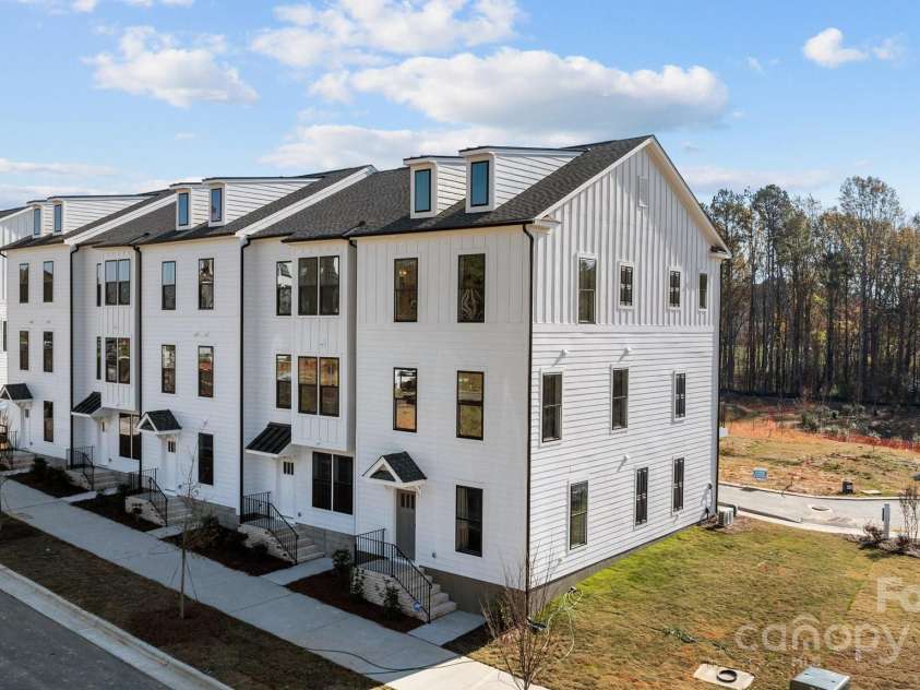 14034 Felix Lane, Charlotte, NC 28277.  MLS# CAR4243579, YatesRealty ID 28371. 