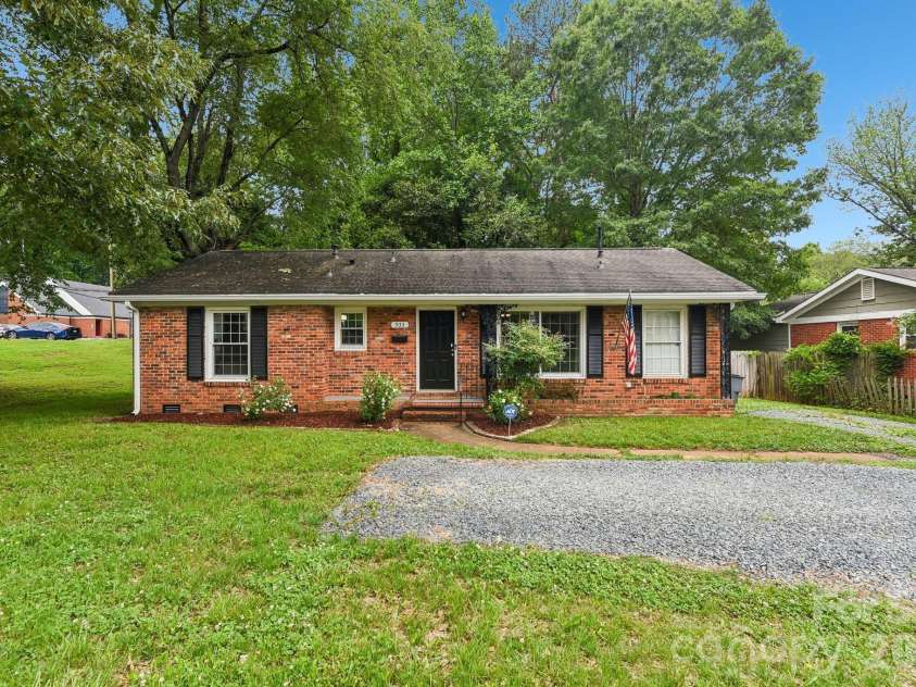 933 Clanton Road, Charlotte, NC 28217.  MLS# CAR4384837, YatesRealty ID 28371. 