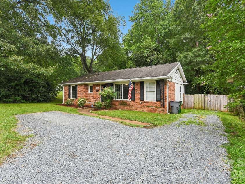 933 Clanton Road, Charlotte, NC 28217.  MLS# CAR4384837, YatesRealty ID 28371. 