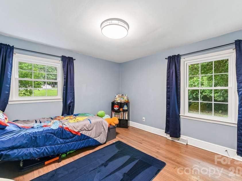 933 Clanton Road, Charlotte, NC 28217.  MLS# CAR4384837, YatesRealty ID 28371. 
