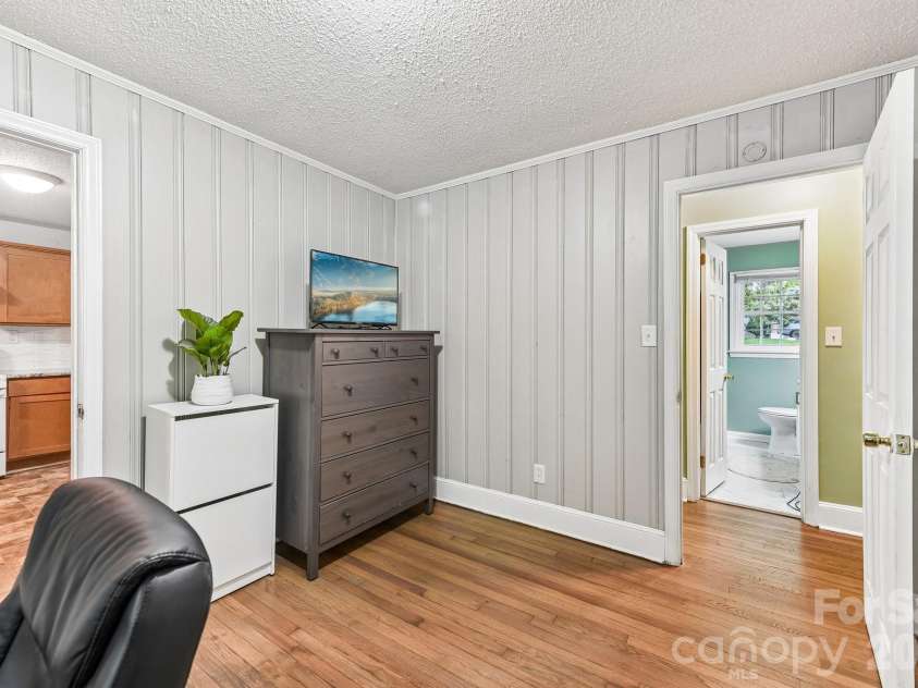 933 Clanton Road, Charlotte, NC 28217.  MLS# CAR4384837, YatesRealty ID 28371. 