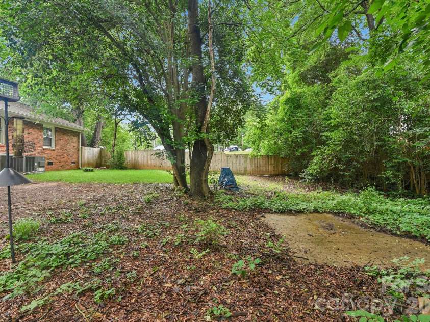 933 Clanton Road, Charlotte, NC 28217.  MLS# CAR4384837, YatesRealty ID 28371. 