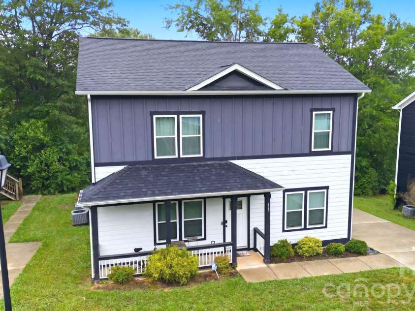 633 Grace Street, Gastonia, NC 28052.  MLS# CAR4387778, YatesRealty ID 28373. 