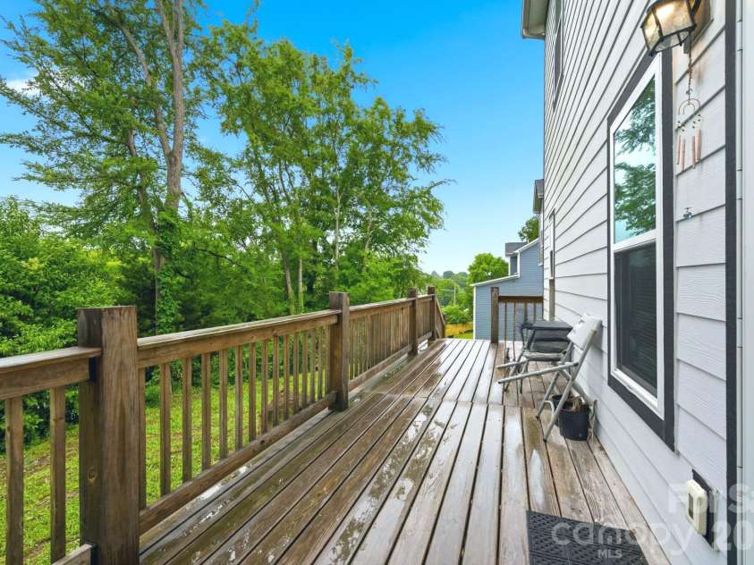 633 Grace Street, Gastonia, NC 28052.  MLS# CAR4387778, YatesRealty ID 28373. 