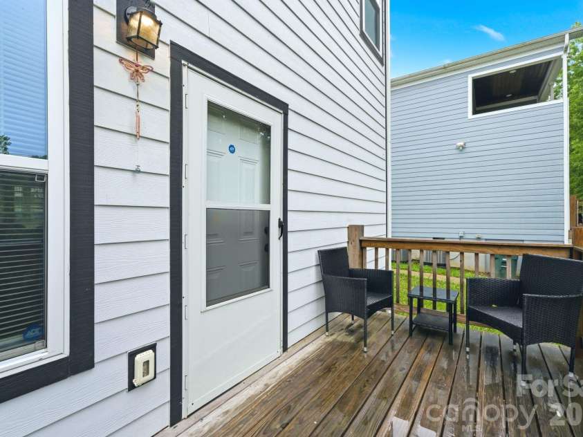 633 Grace Street, Gastonia, NC 28052.  MLS# CAR4387778, YatesRealty ID 28373. 